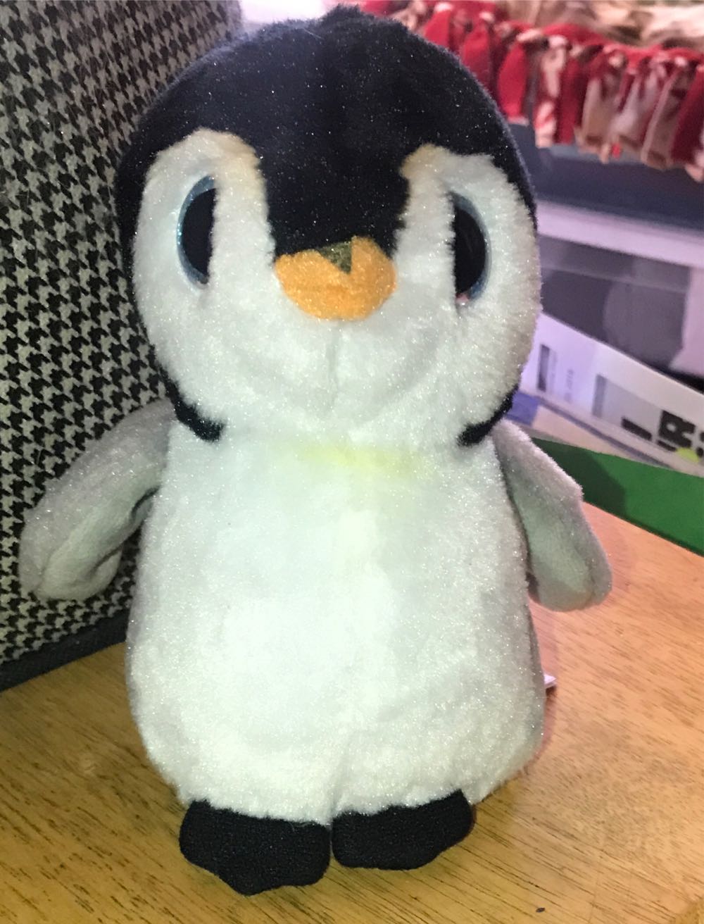Pongo the Penguin  plush collectible [Barcode 008421421213] - Main Image 2