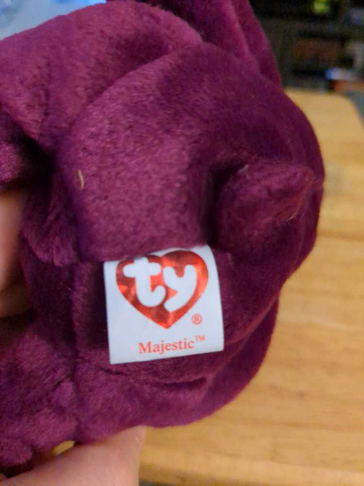 Majestic The Bear  plush collectible [Barcode 008421460588] - Main Image 2