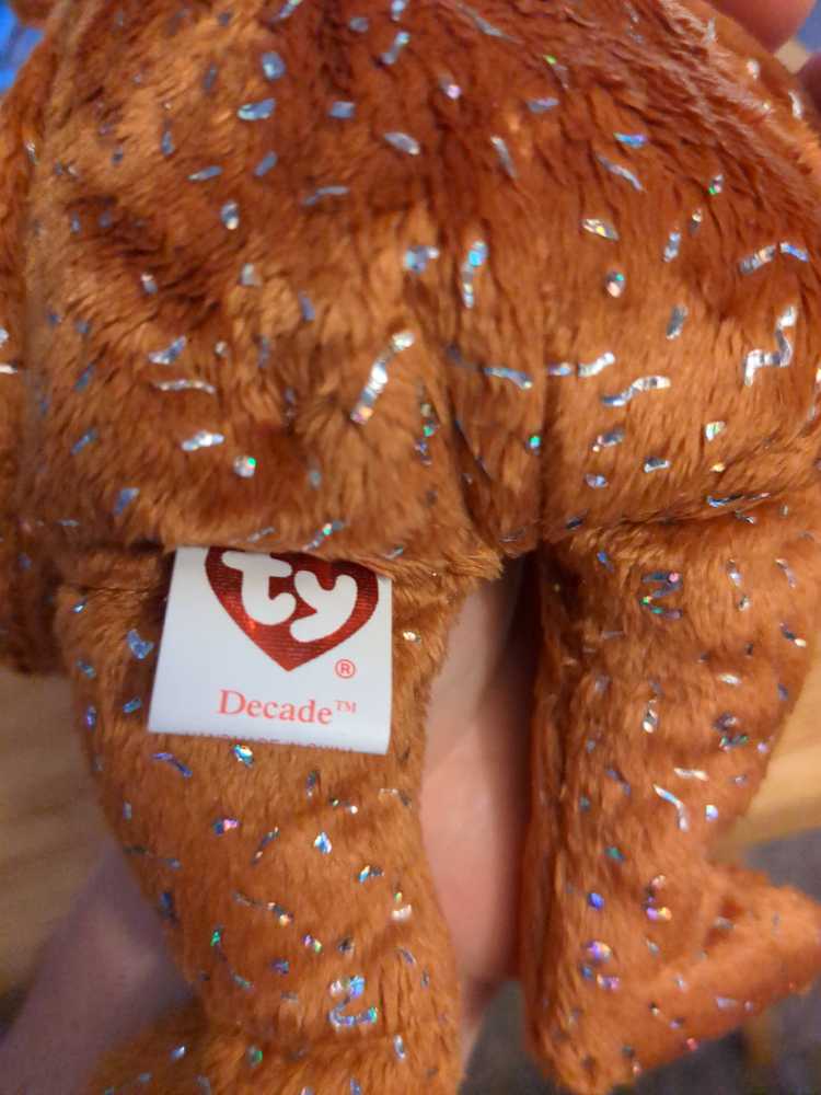 Decade The Bear - Brown  (United States) plush collectible - Main Image 2