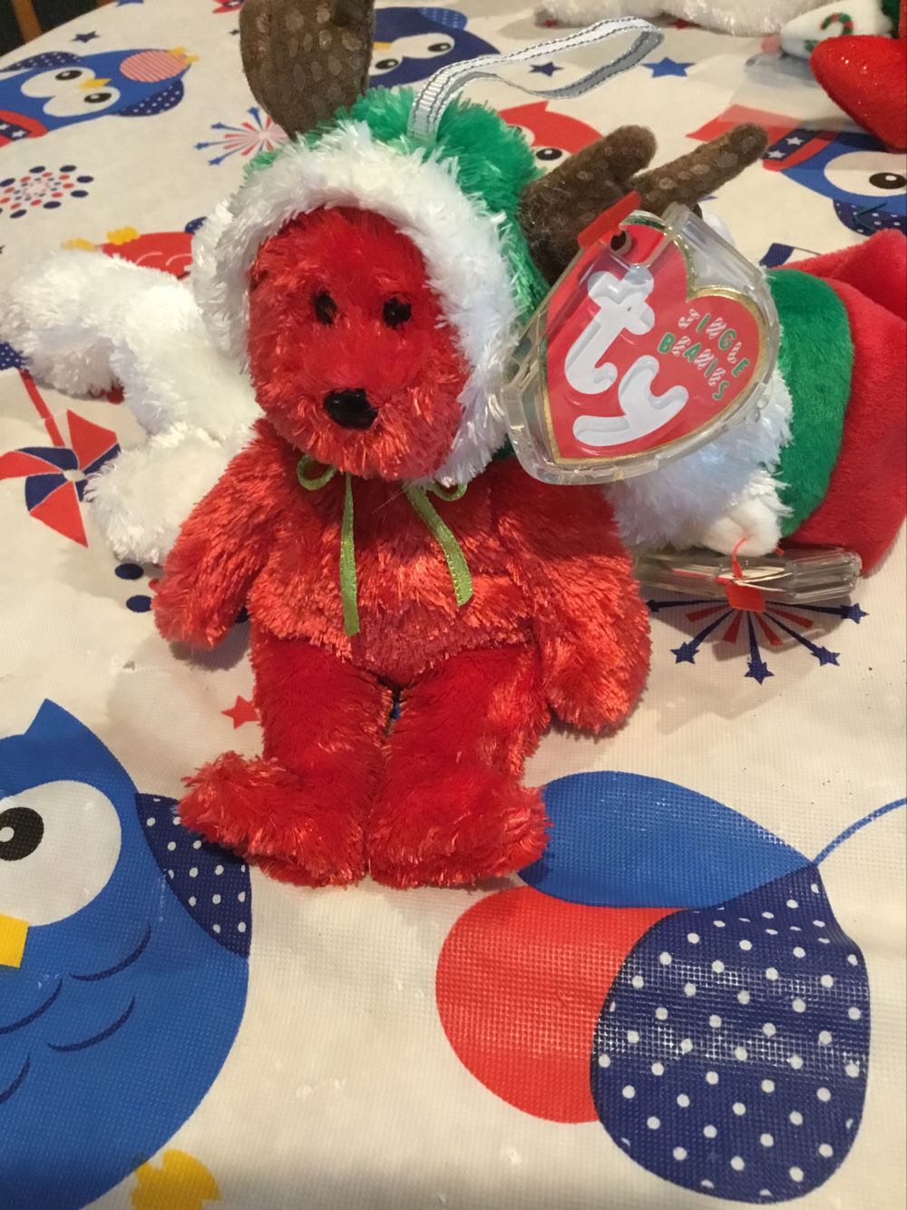 2002 Holiday Teddy - Jingle Beanie - Christmas  plush collectible [Barcode 008421035335] - Main Image 2