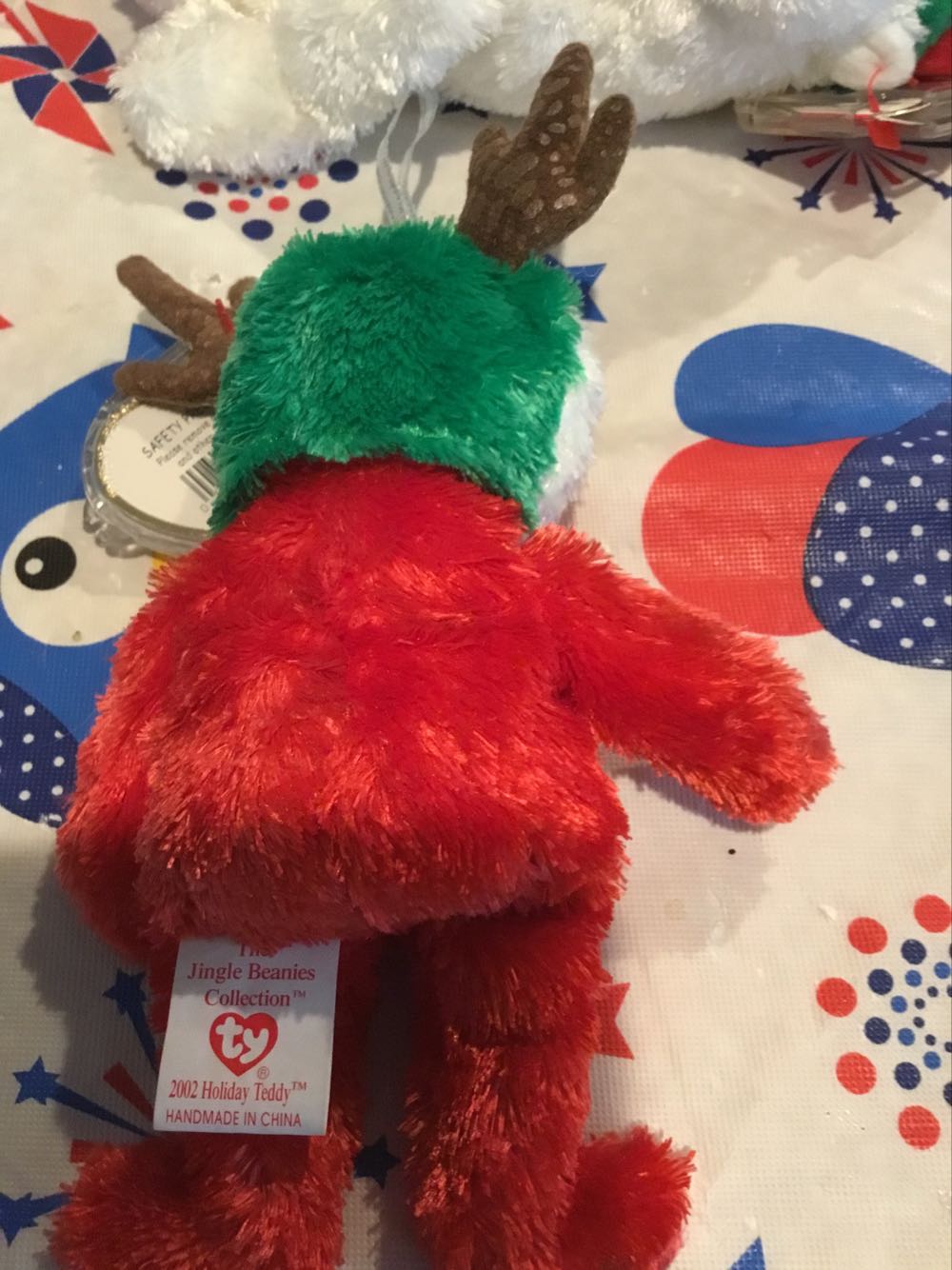 2002 Holiday Teddy - Jingle Beanie - Christmas  plush collectible [Barcode 008421035335] - Main Image 3