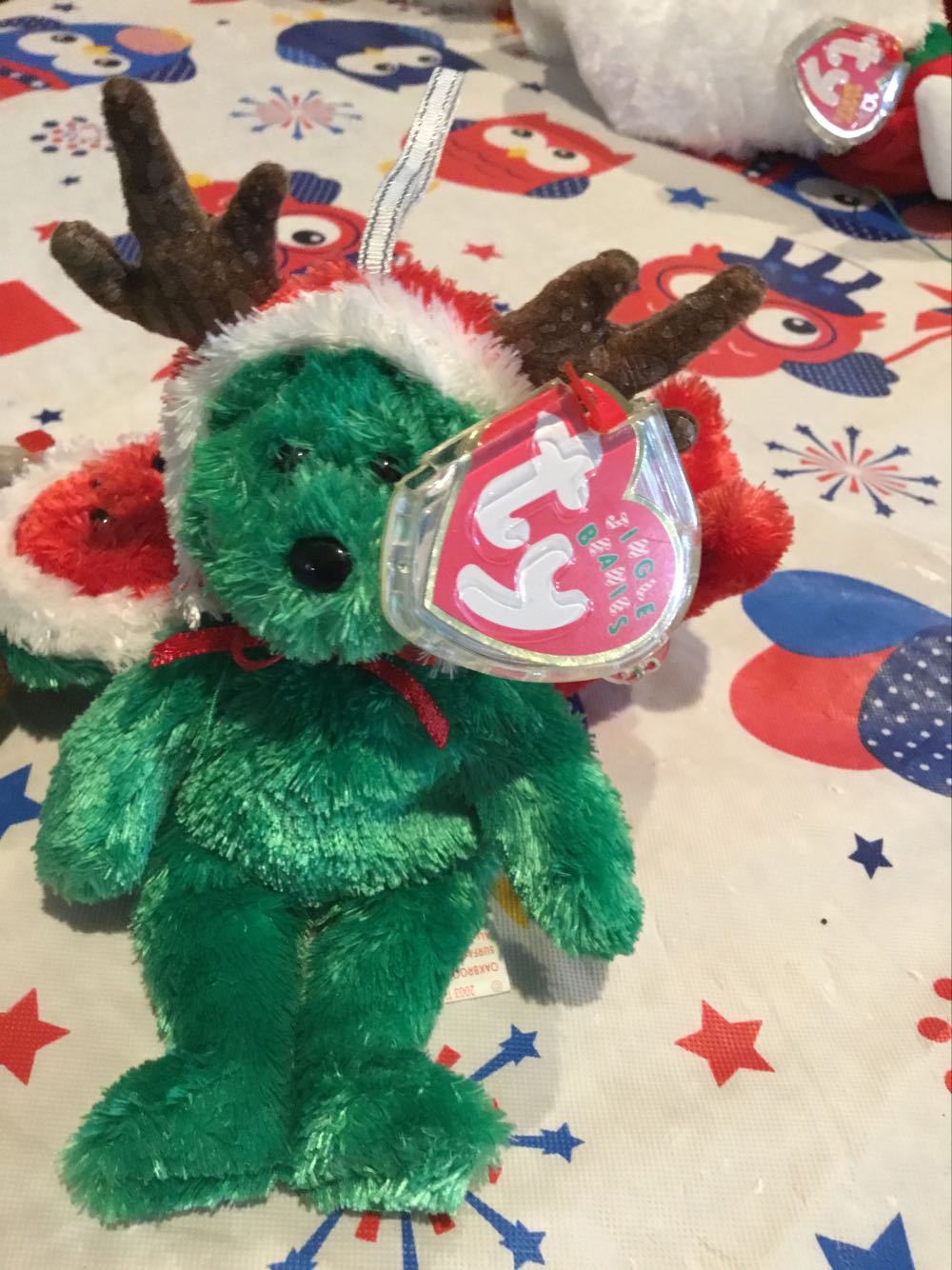 2002 Holiday Teddy - Jingle Beanies - Christmas  plush collectible [Barcode 008421035342] - Main Image 4