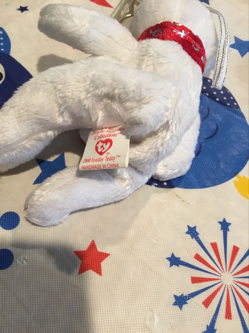 2000 Holiday Teddy - Jingle Beanies - Christmas  plush collectible [Barcode 008421035359] - Main Image 3