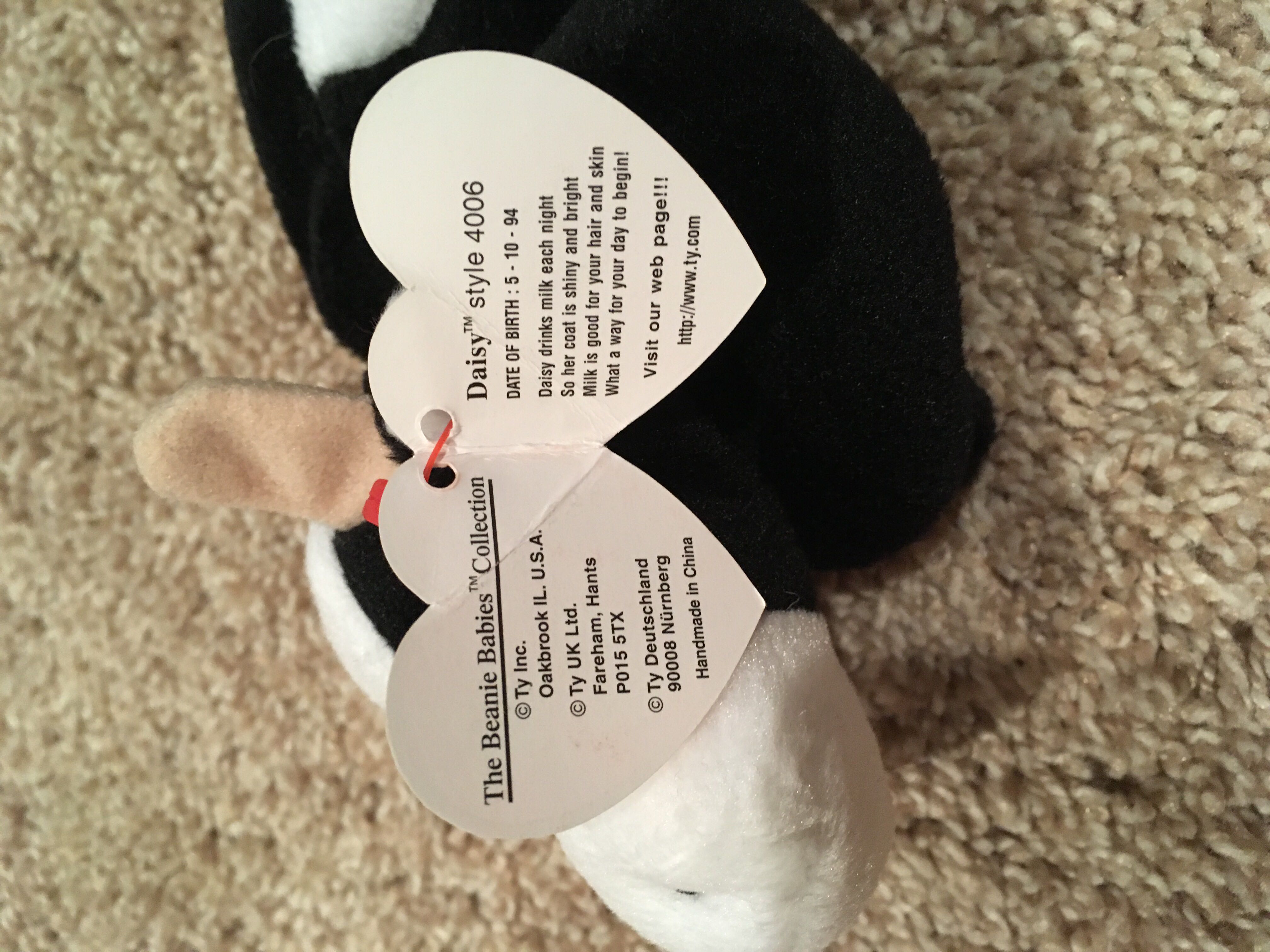 Daisy The Cow  (United States) plush collectible [Barcode 008421040063] - Main Image 3