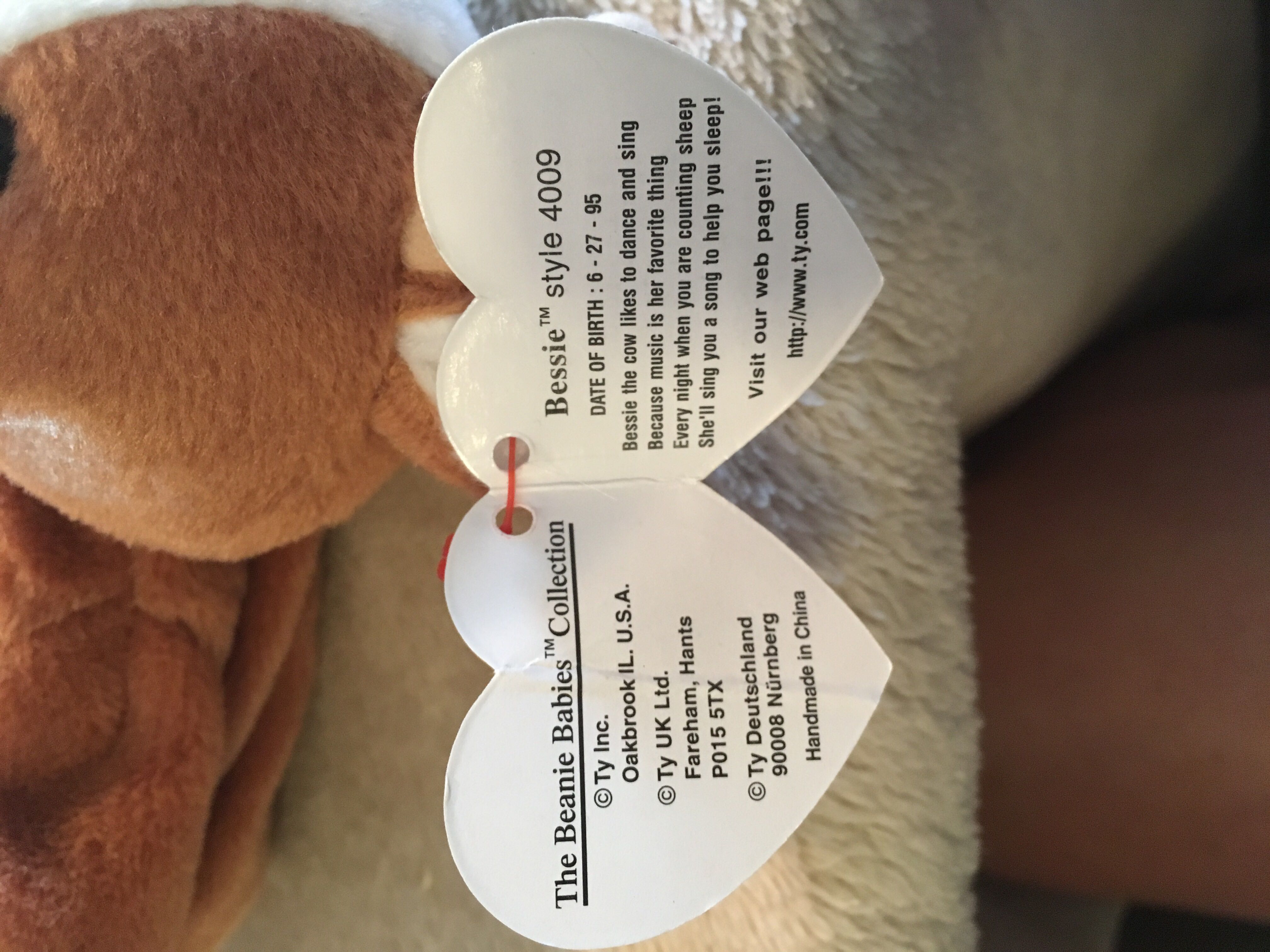 Bessie The Cow  plush collectible [Barcode 008421040094] - Main Image 3