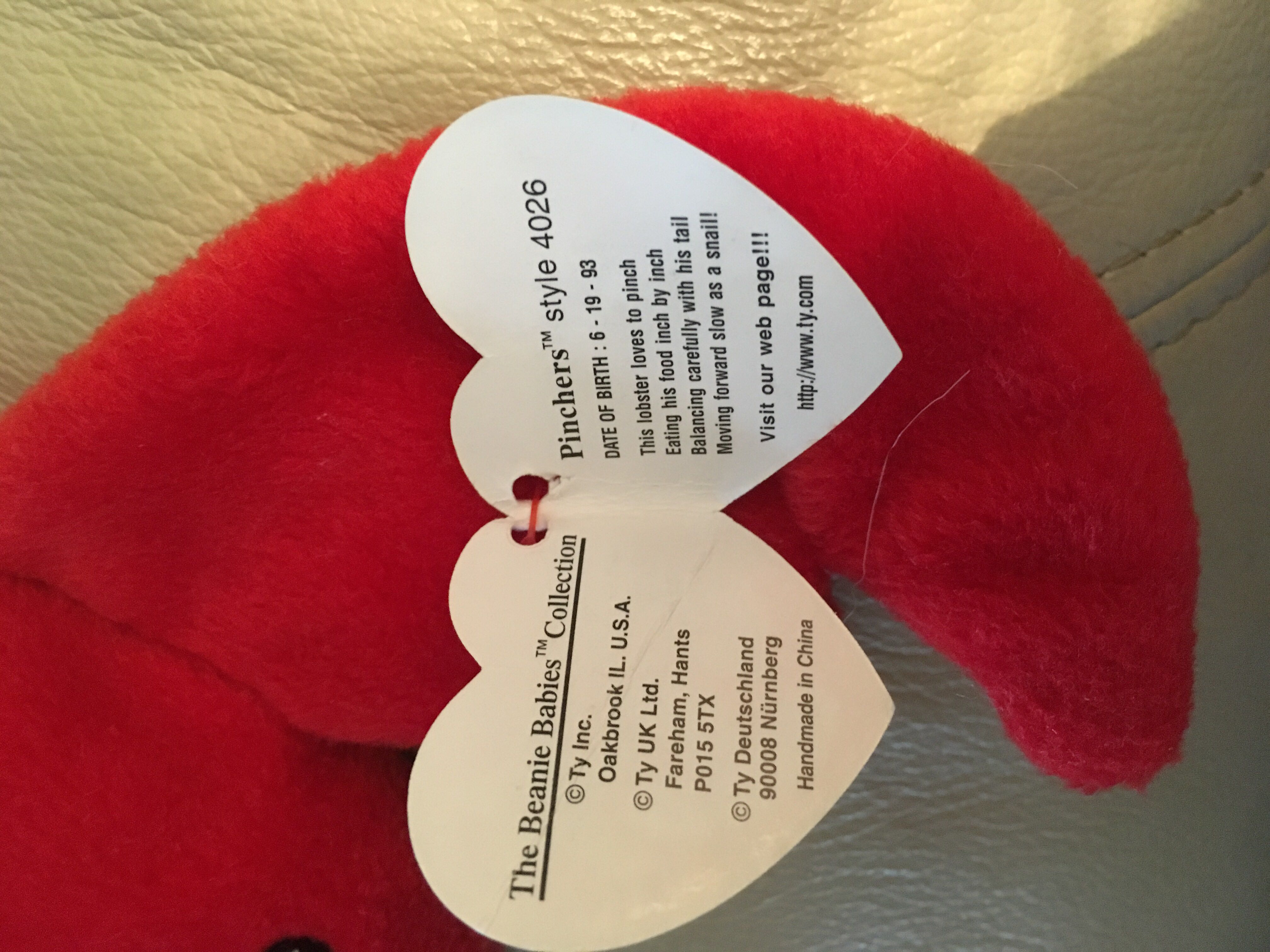 Pinchers the Lobster   (United States) plush collectible [Barcode 008421040261] - Main Image 3