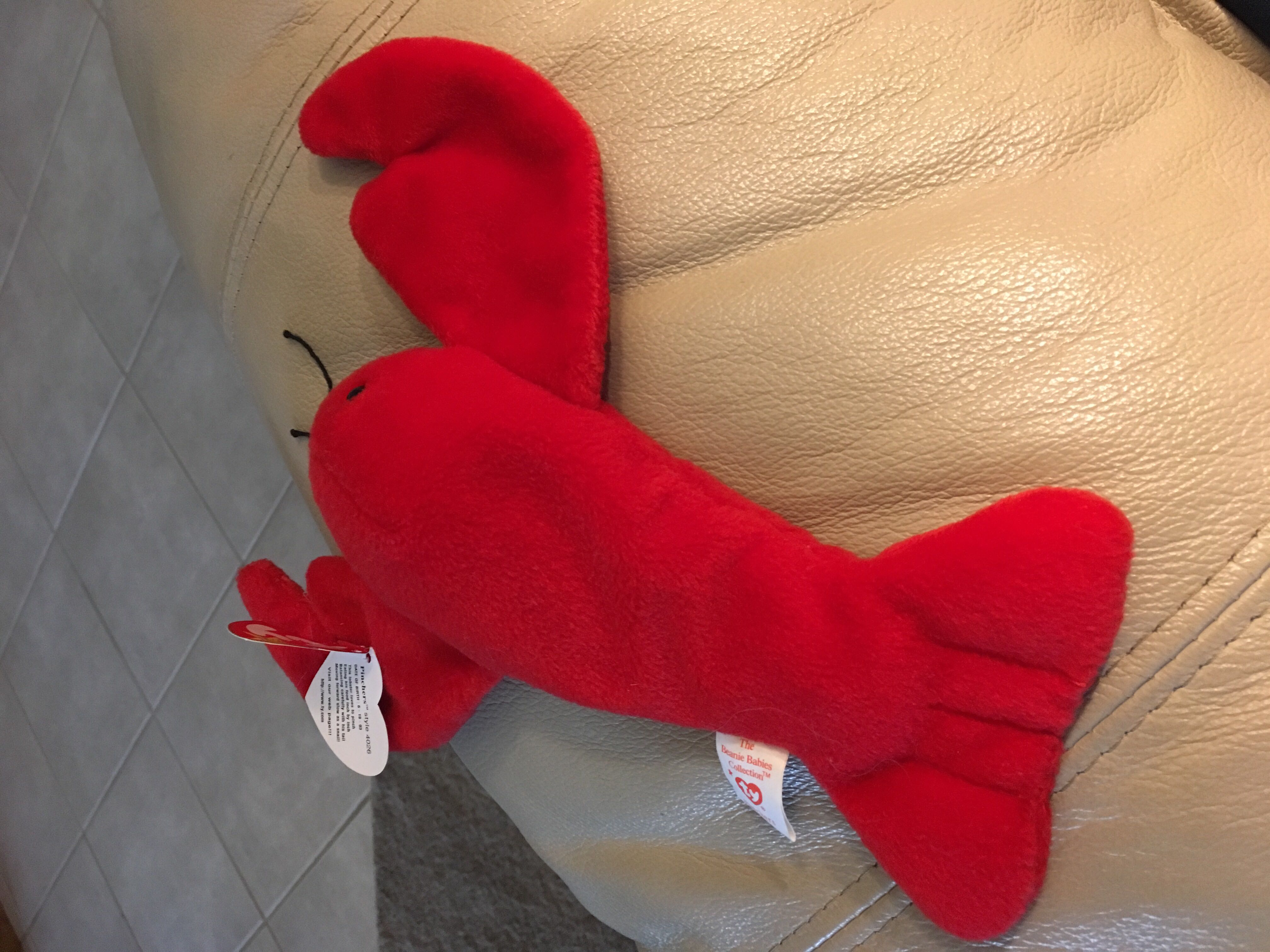 Pinchers the Lobster   (United States) plush collectible [Barcode 008421040261] - Main Image 4