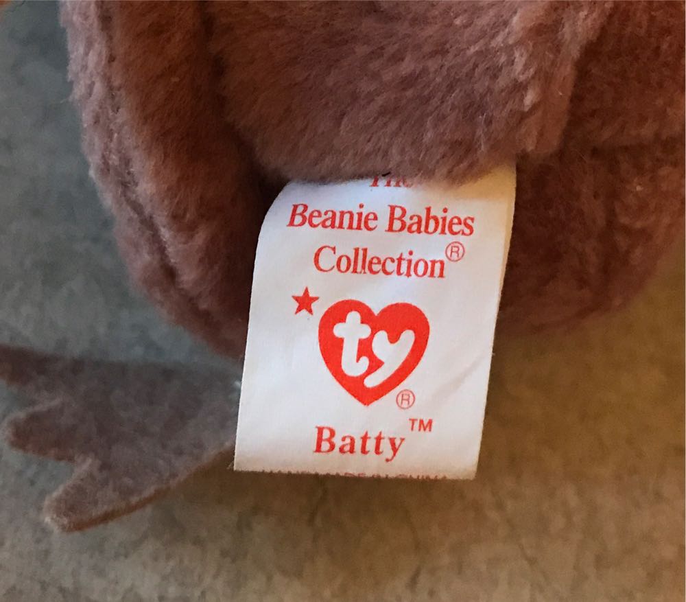 Batty The Bat  (United States) plush collectible [Barcode 008421040353] - Main Image 3