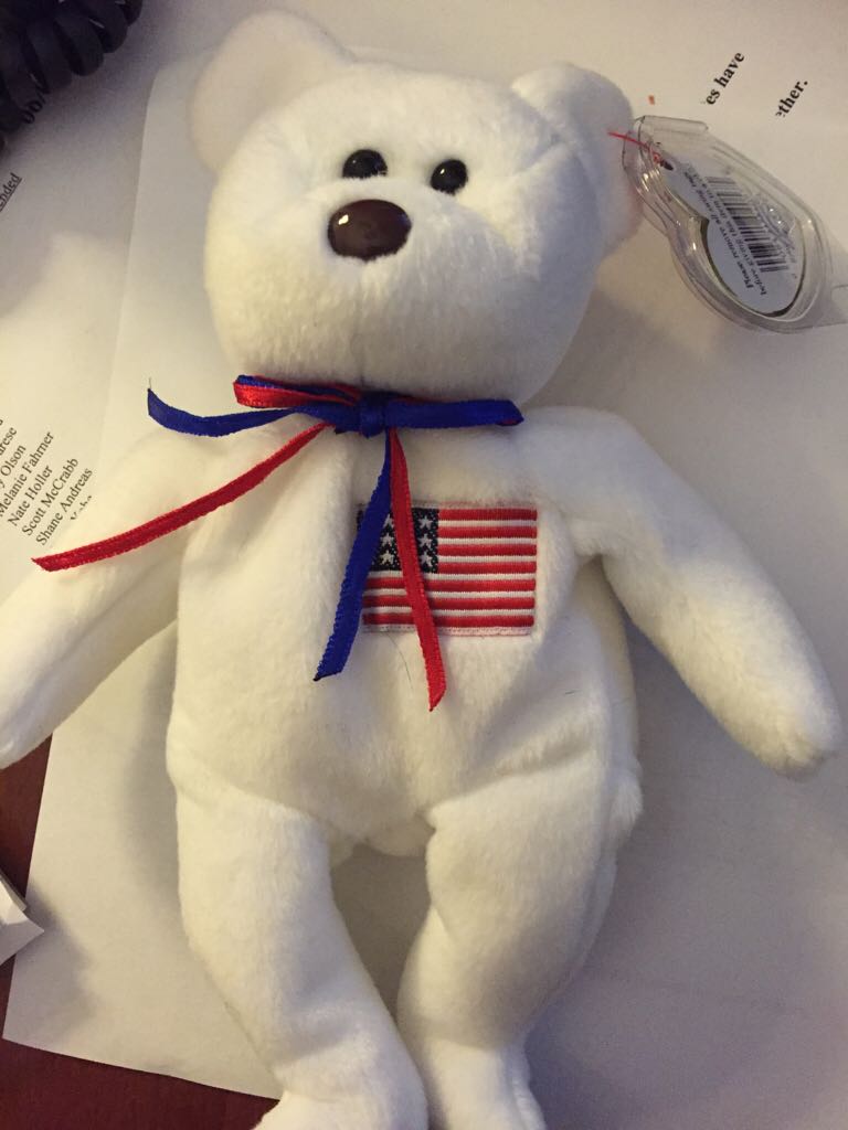 Libearty the Bear - Patriotic  (United States) plush collectible [Barcode 008421040575] - Main Image 2