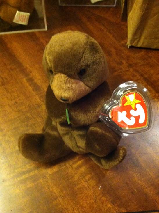 Seaweed The Otter  plush collectible [Barcode 008421040803] - Main Image 2