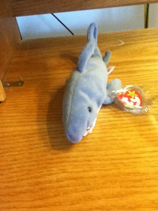 Crunch The Shark  (United States) plush collectible [Barcode 008421041305] - Main Image 2