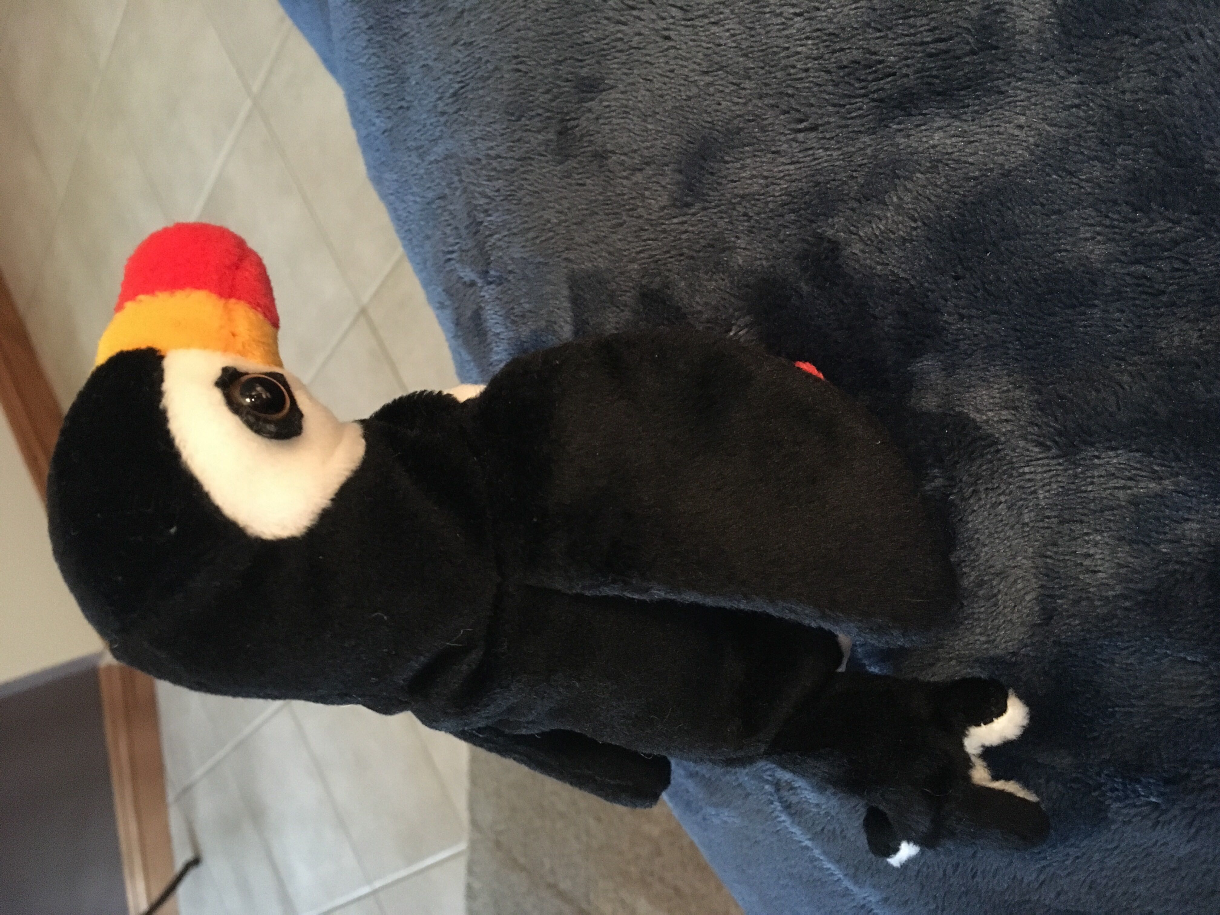 Puffer the Puffin  (Canada) plush collectible [Barcode 008421041817] - Main Image 4