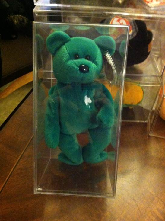 Erin The Irish Bear  (United States) plush collectible [Barcode 008421041862] - Main Image 2