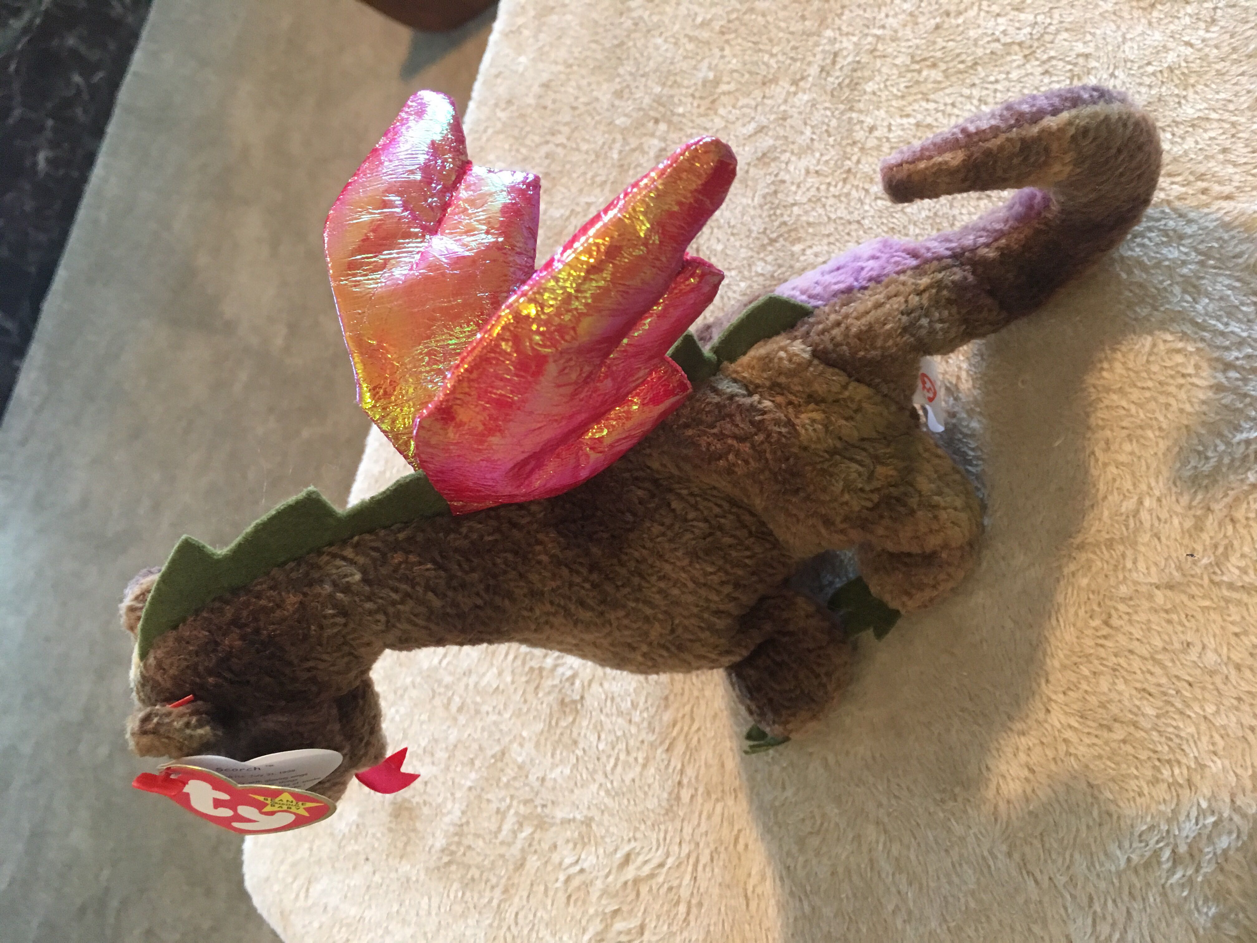 Scorch The Dragon  (United States) plush collectible [Barcode 008421042104] - Main Image 4