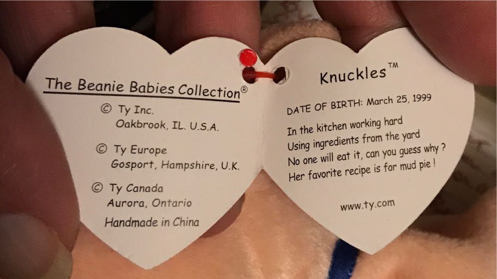 Knuckles The Pig  (United States) plush collectible [Barcode 008421042470] - Main Image 3