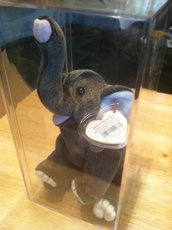 Trumpet The Elephant  (United States) plush collectible [Barcode 008421042760] - Main Image 2