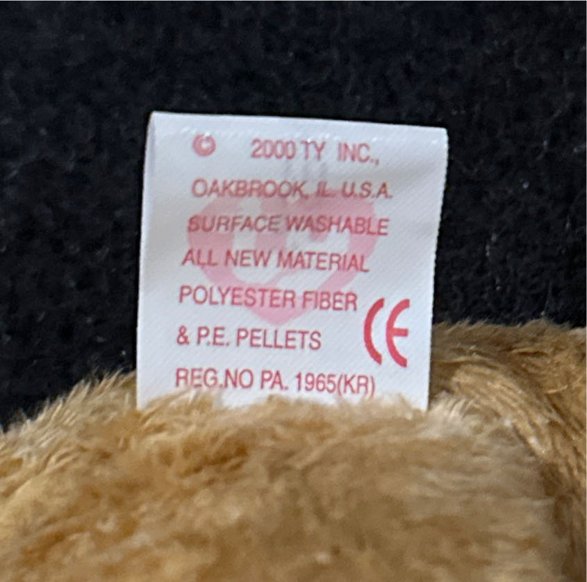 Cashew the Bear  (United States) plush collectible [Barcode 008421042920] - Main Image 4