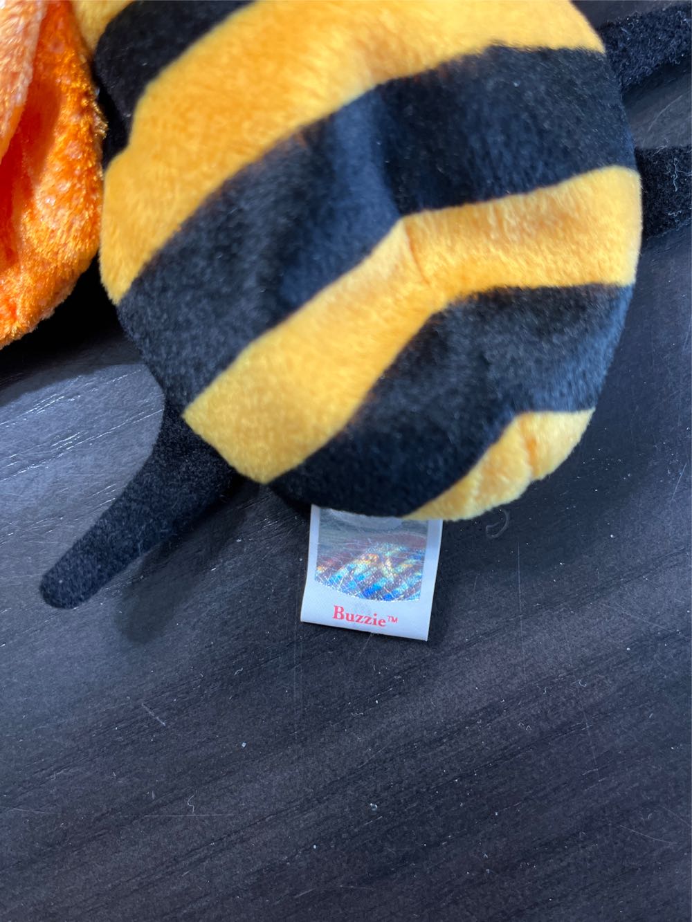 Buzzie The Bee  (United States) plush collectible [Barcode 008421043545] - Main Image 3