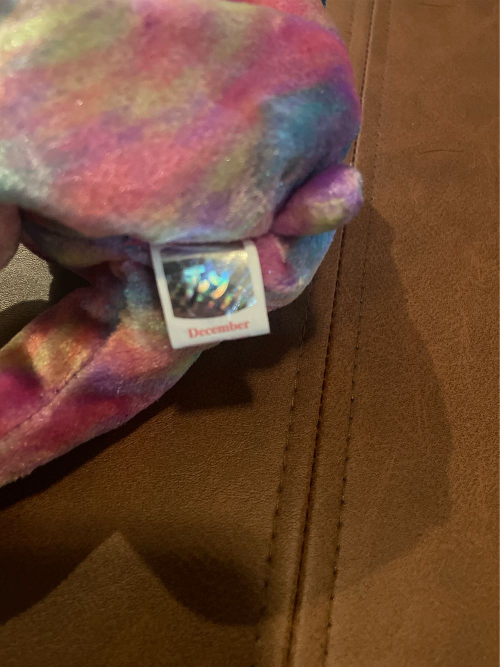 December The Birthday Bear  plush collectible [Barcode 008421043873] - Main Image 3