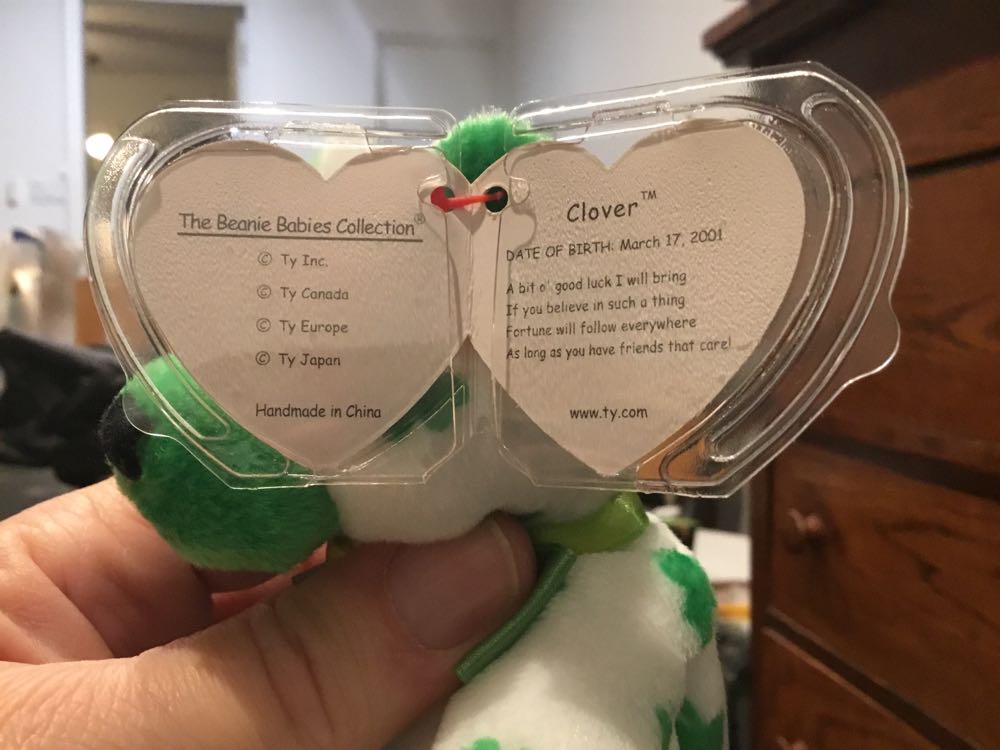 Clover the Bear  (United States) plush collectible [Barcode 008421045037] - Main Image 3