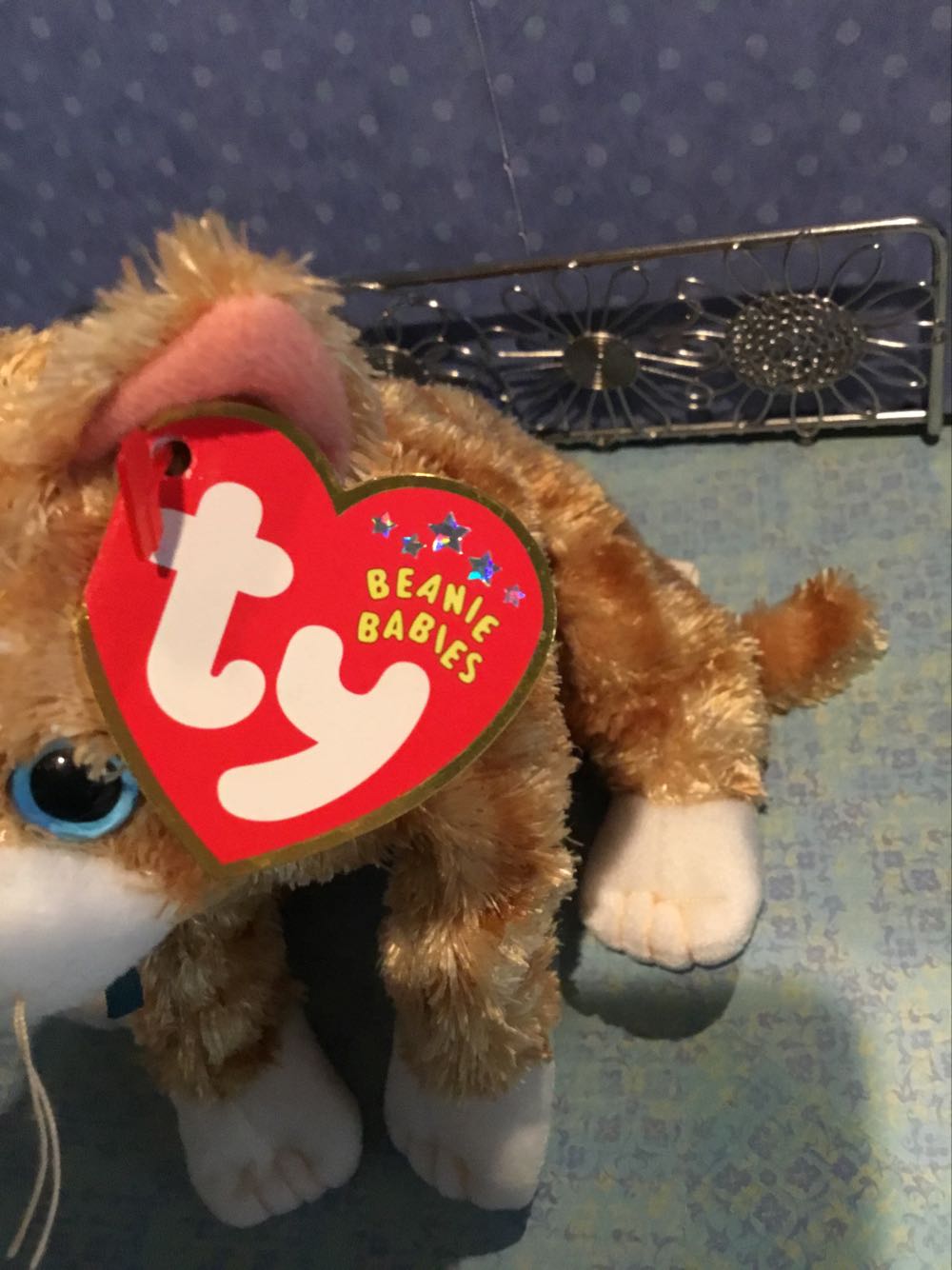 Mattie the Cat  (United States) plush collectible [Barcode 008421045211] - Main Image 2