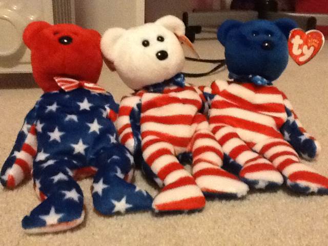 Liberty the Bear  (United States) plush collectible [Barcode 008421045310] - Main Image 2