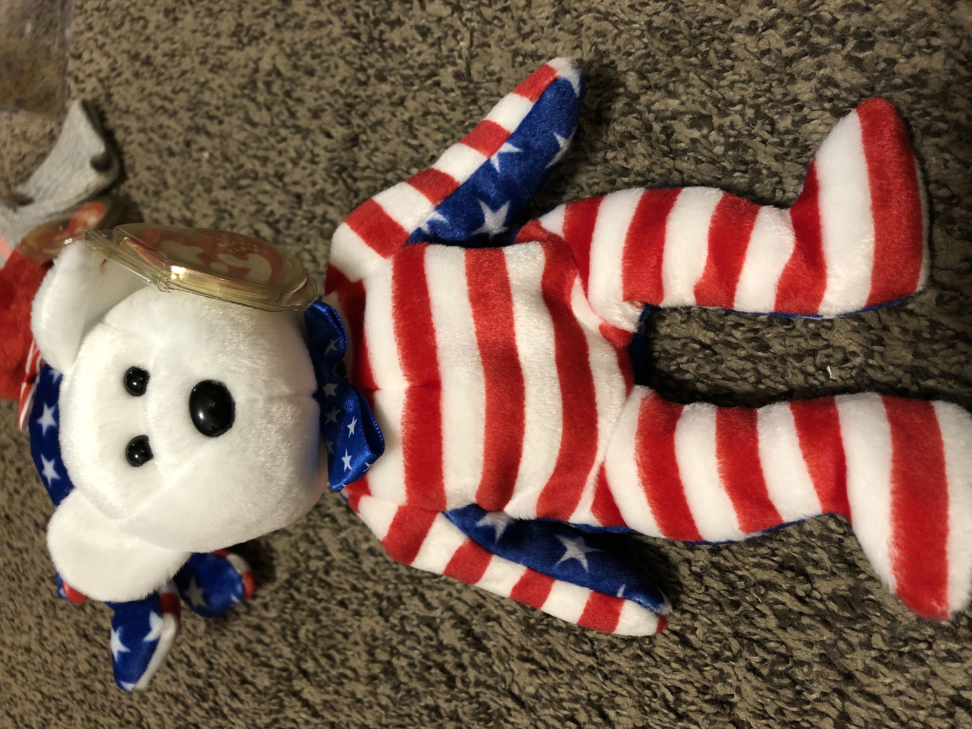 Liberty the Bear  (United States) plush collectible [Barcode 008421045310] - Main Image 3
