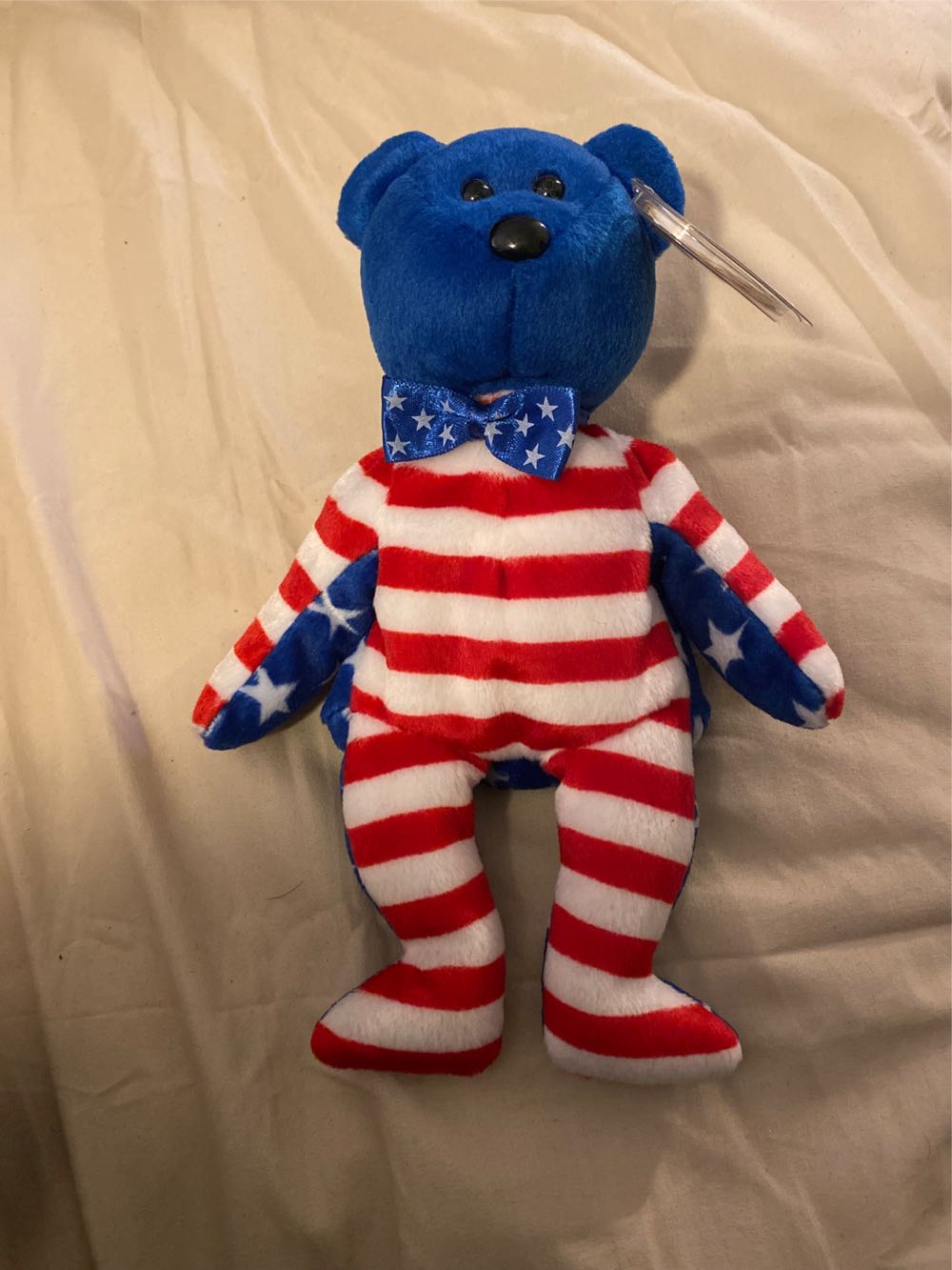 Liberty the Bear  (United States) plush collectible [Barcode 008421045310] - Main Image 4