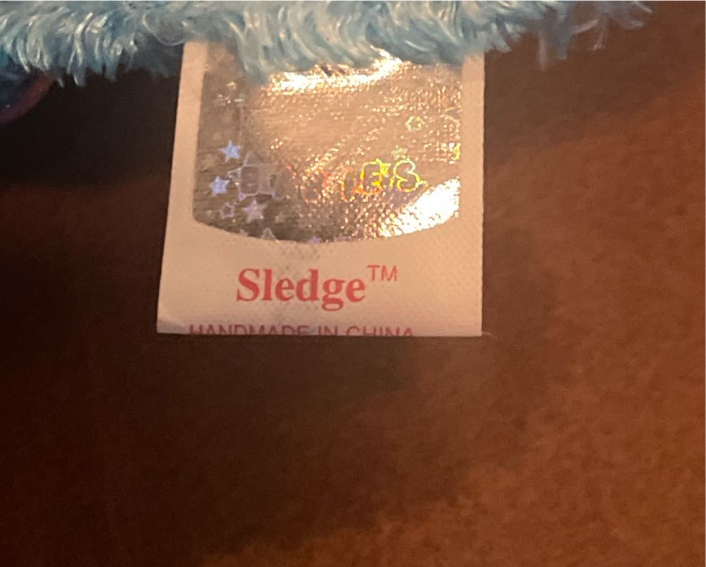 Sledge the Hammerhead Shark  (United States) plush collectible [Barcode 008421045389] - Main Image 3