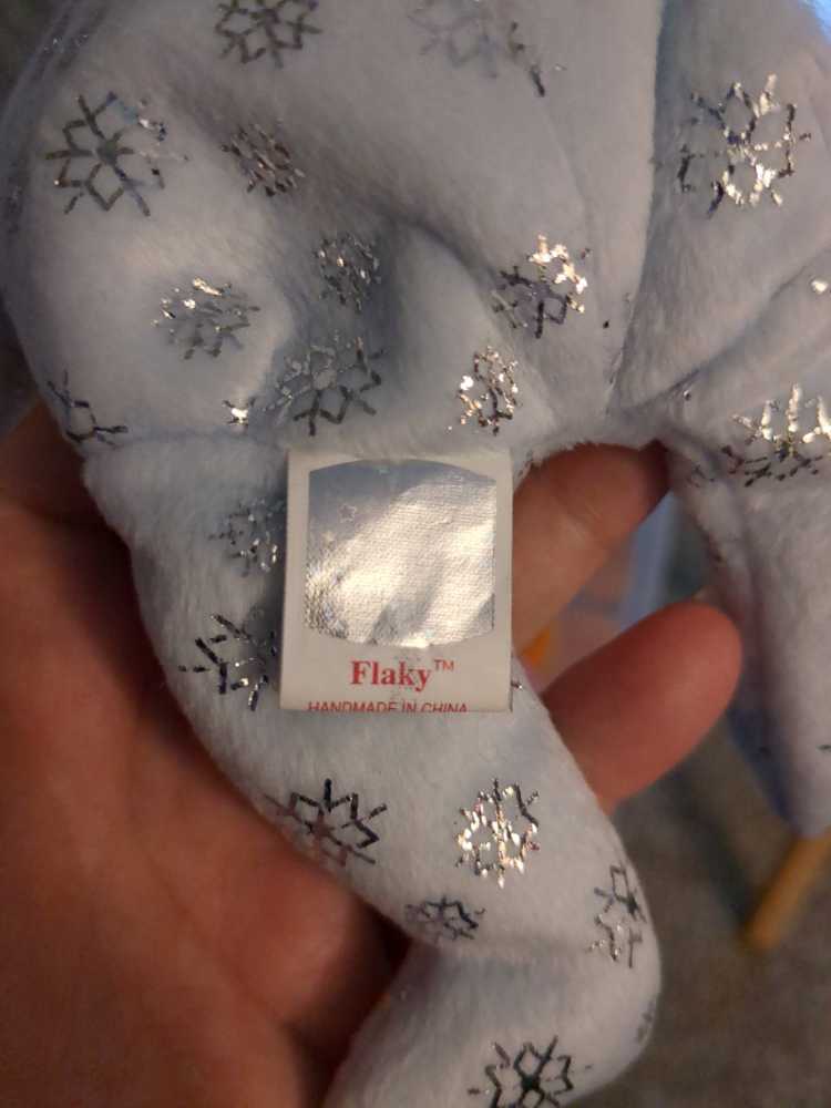 Flaky The Bear  (United States) plush collectible [Barcode 008421045723] - Main Image 2