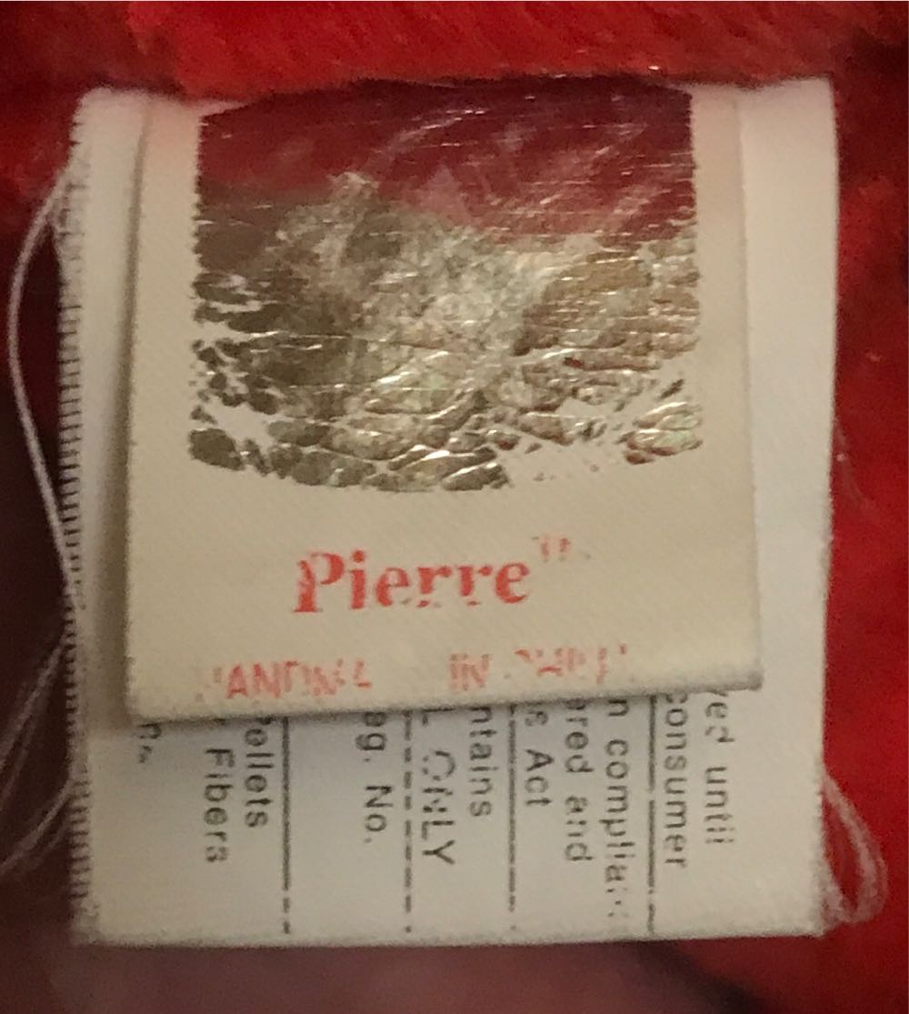 Pierre The Bear  (Canada) plush collectible [Barcode 008421046072] - Main Image 4