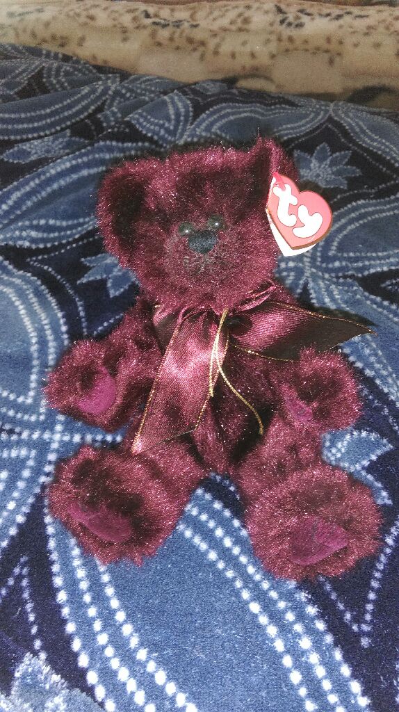 Beargundy  plush collectible [Barcode 008421062058] - Main Image 2