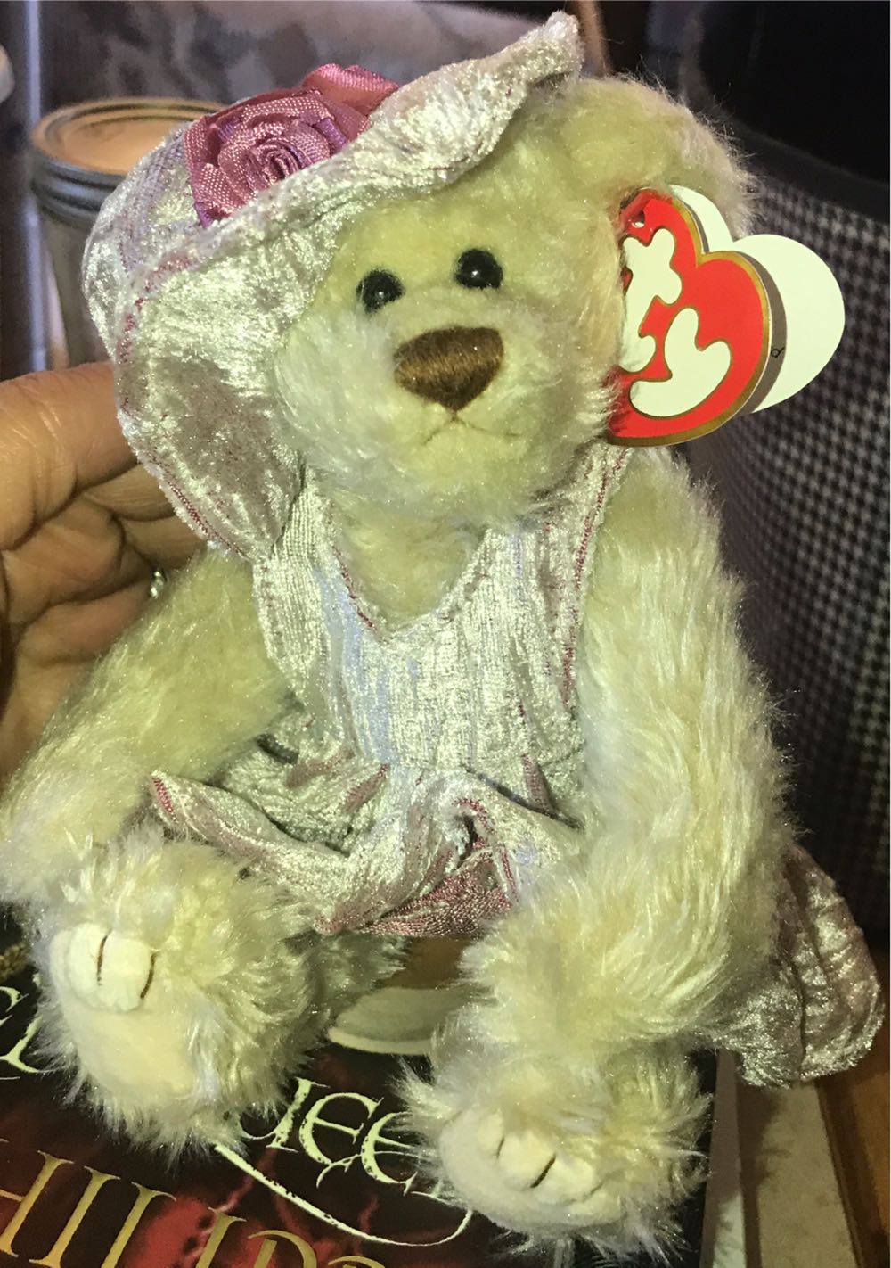 ✅Darlene  (Canada) plush collectible [Barcode 008421062133] - Main Image 2