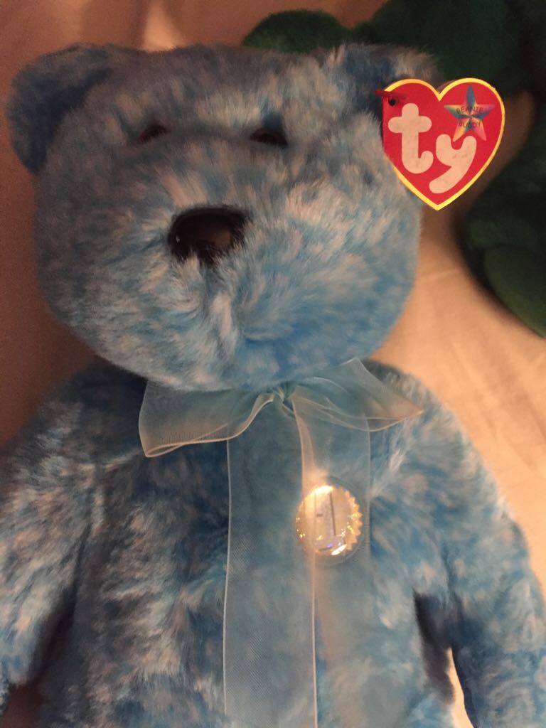 Classy The Beanie Buddy  (United States) plush collectible [Barcode 008421094585] - Main Image 2