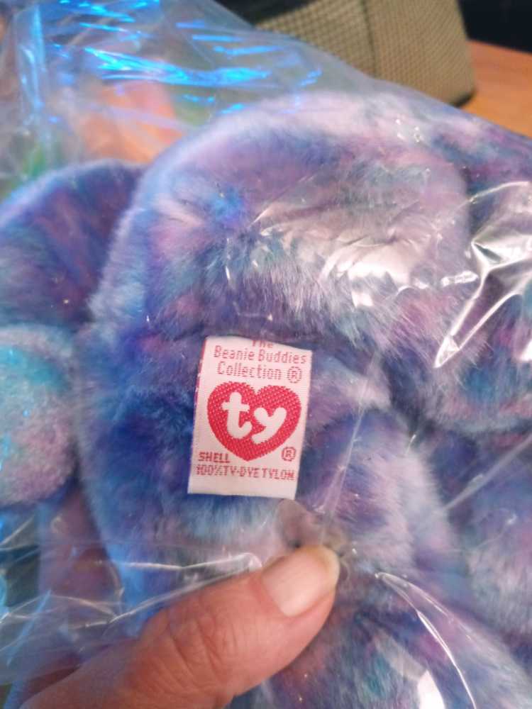 Clubby IV the Bear  (United States) plush collectible [Barcode 008421099948] - Main Image 4