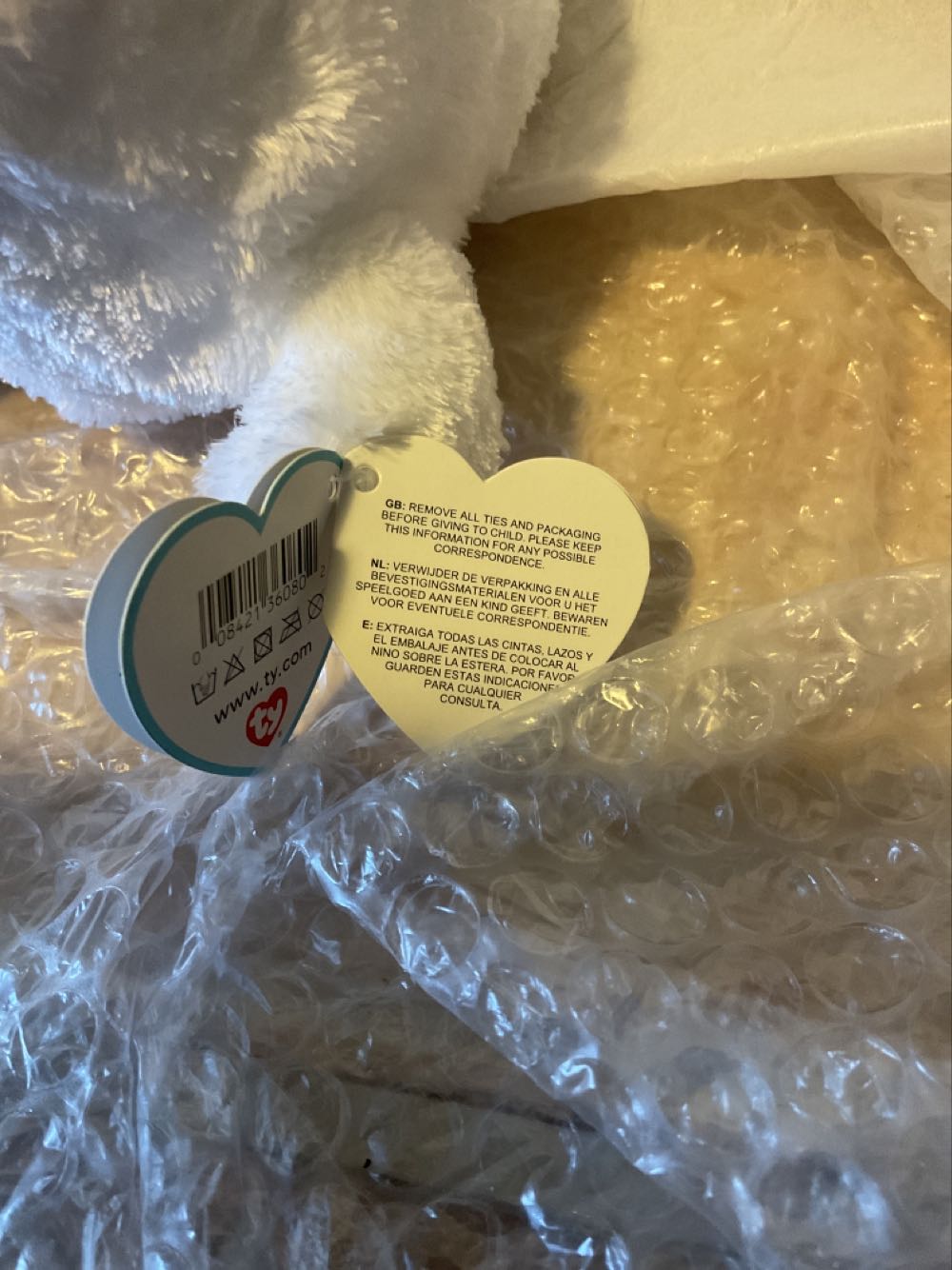 Iceberg the White Seal  (United States) plush collectible [Barcode 008421360802] - Main Image 3