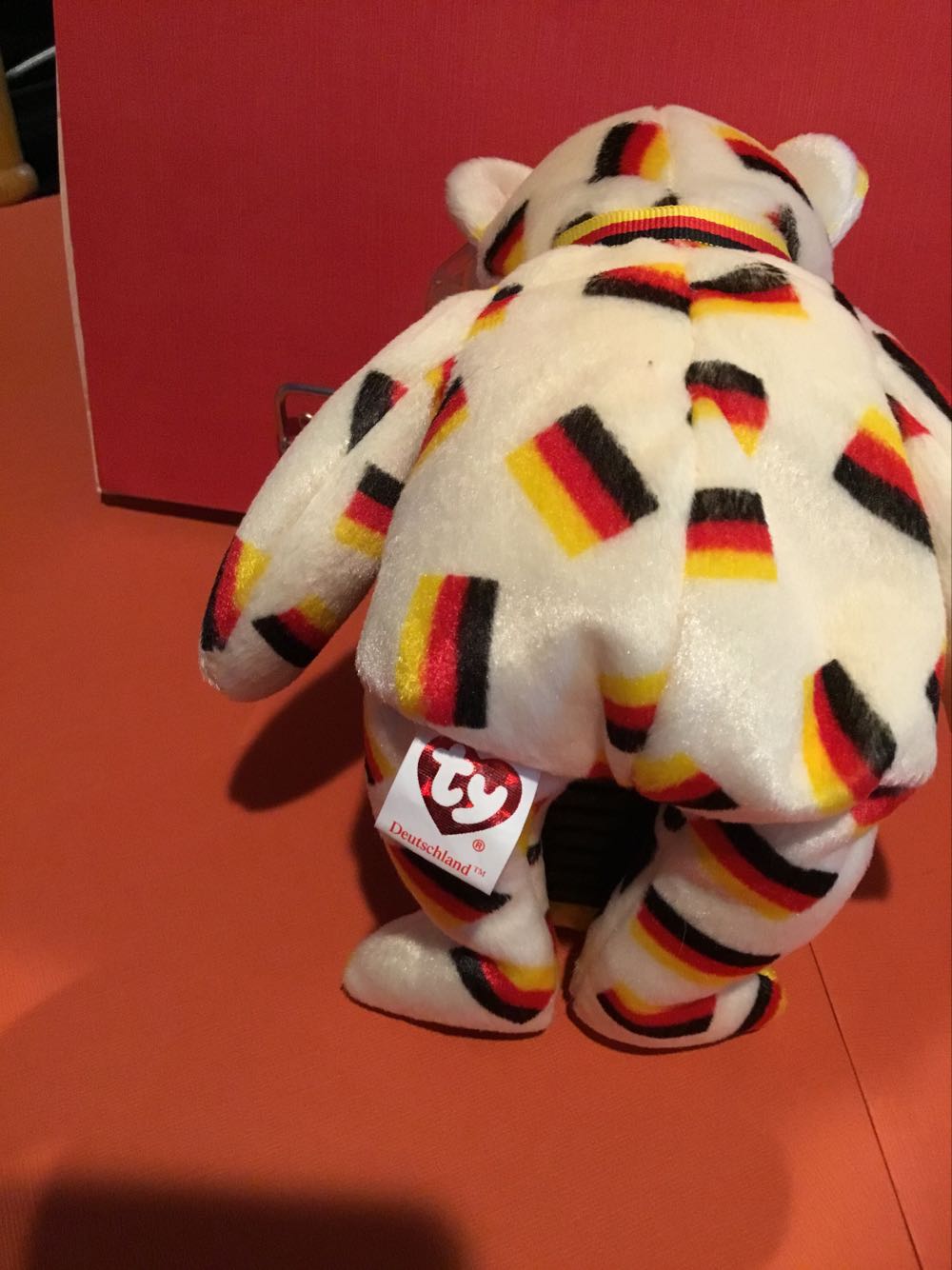 Deutschland The Bear - Black Nose  (Germany) plush collectible [Barcode 008421400911] - Main Image 4