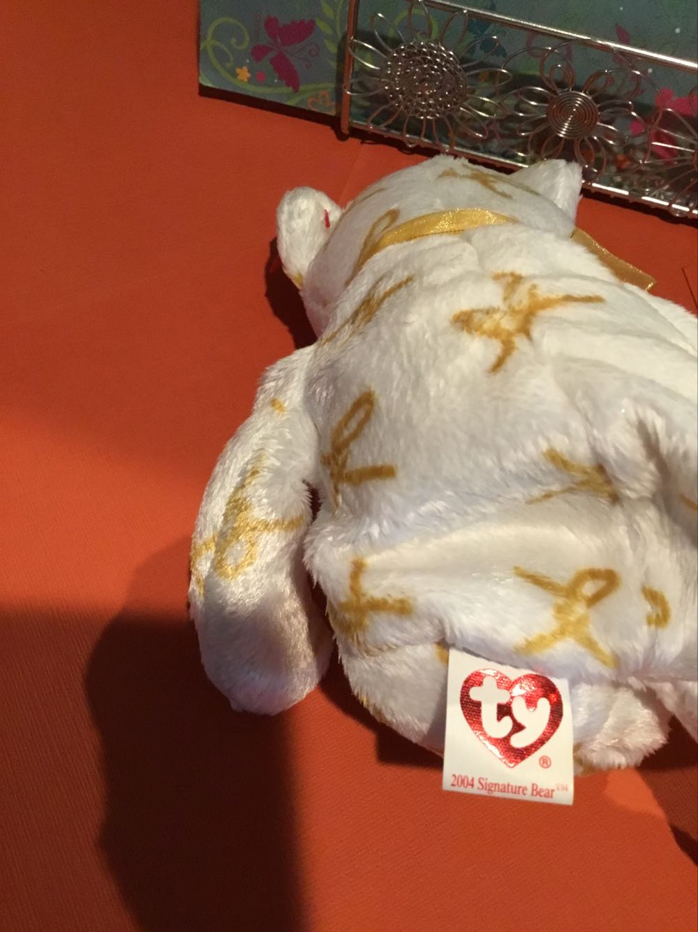 Signature Bear 2004  (United States) plush collectible [Barcode 008421401581] - Main Image 4