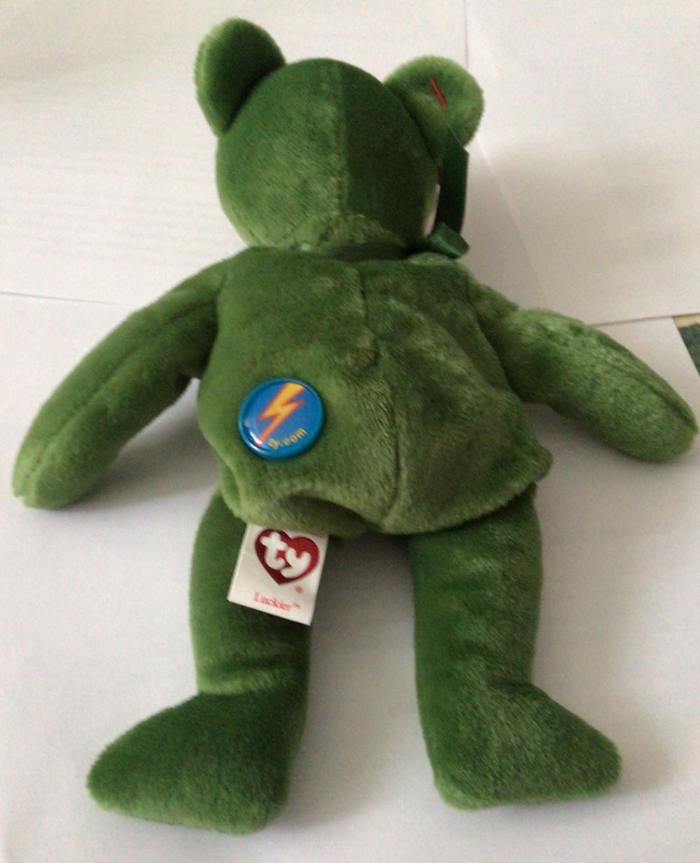 Luckier the Bear 2.0  (United States) plush collectible [Barcode 008421420117] - Main Image 3