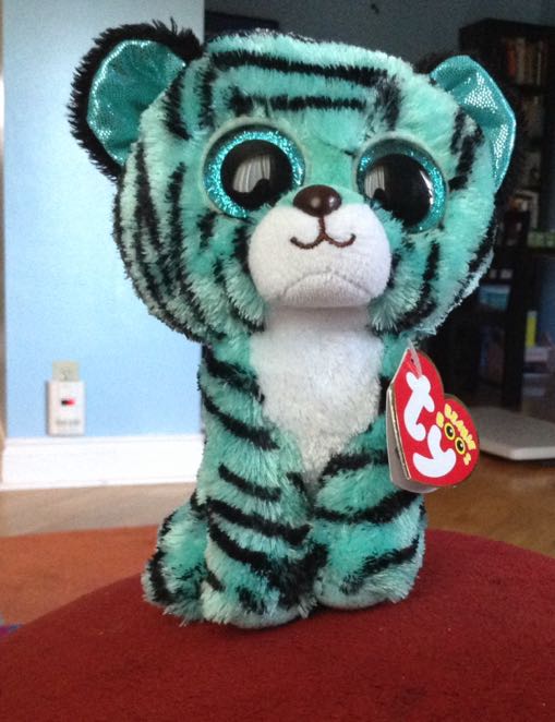 Tess  plush collectible [Barcode 90124228] - Main Image 2