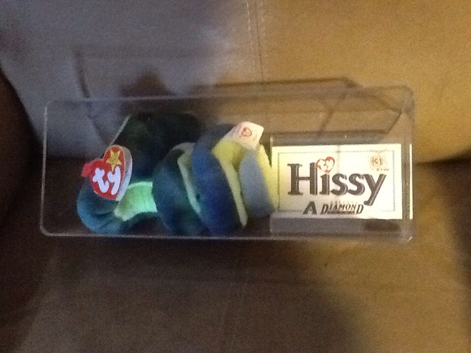 Hissy  plush collectible - Main Image 2