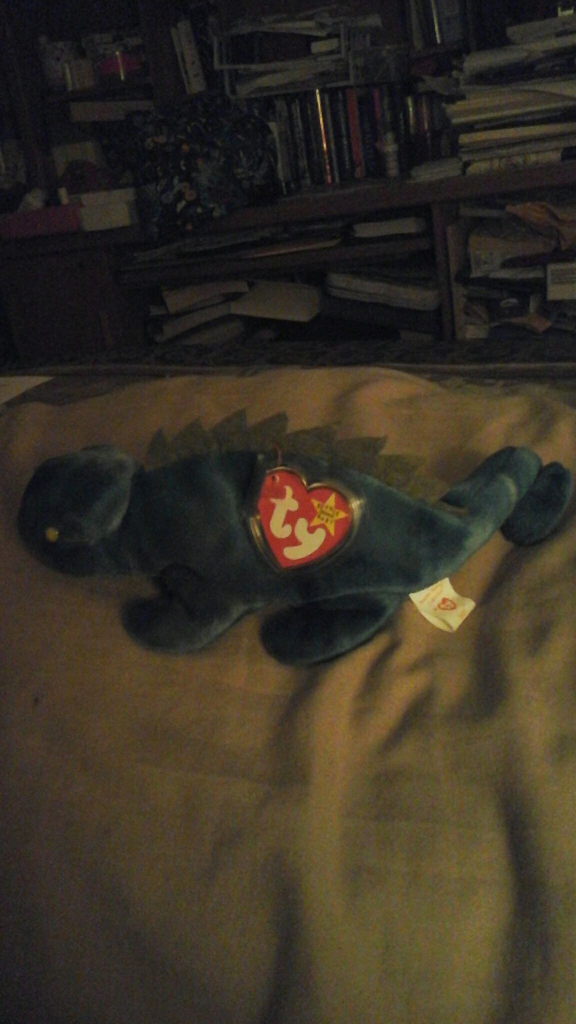 Iggy  (China) plush collectible - Main Image 2