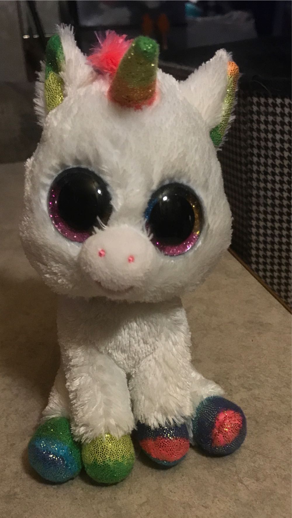 Pixy The Unicorn  (United States) plush collectible [Barcode 008421368525] - Main Image 2