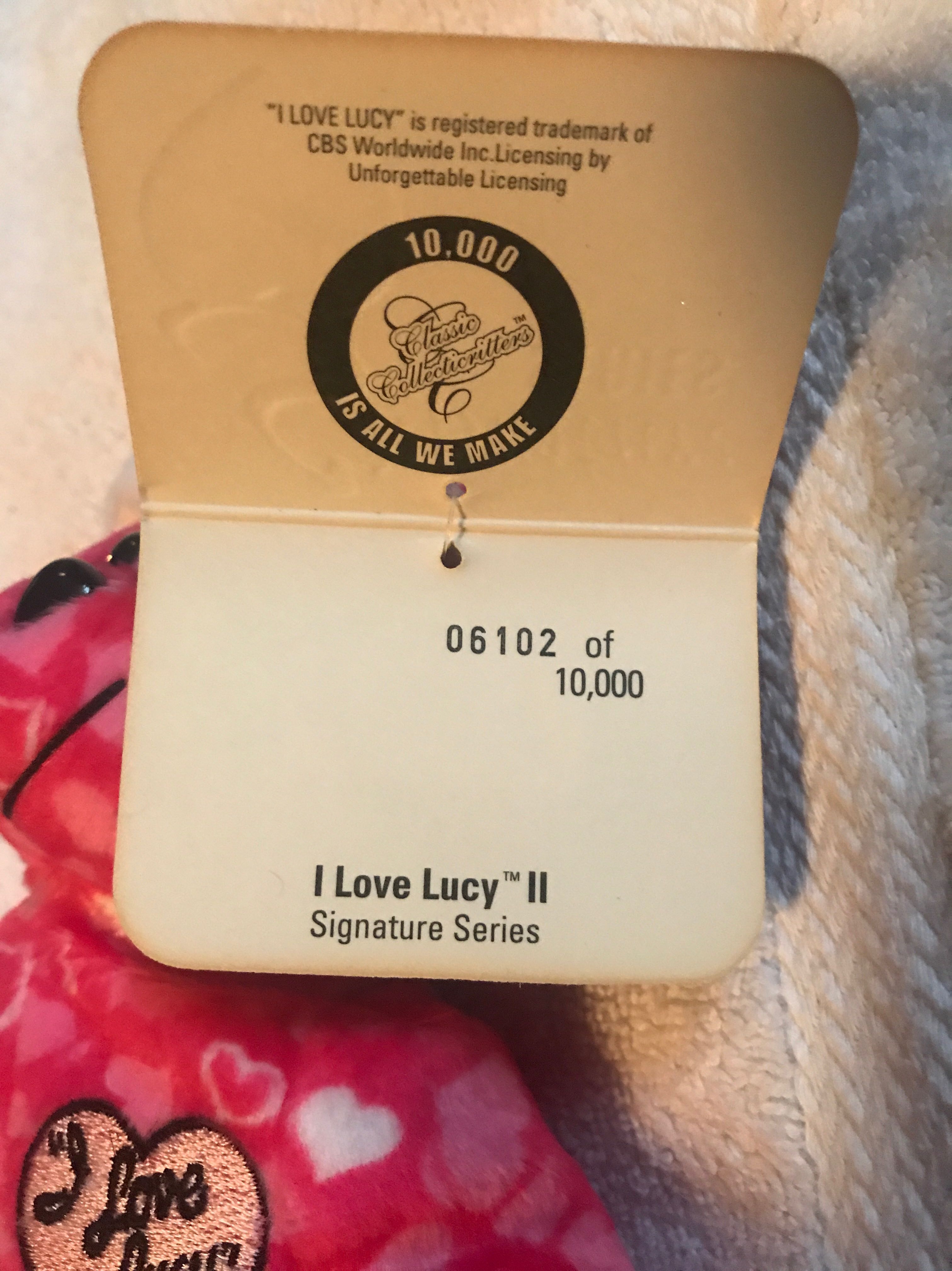 Signature Series Classic Collectionitters I Love Lucy  (United States) plush collectible [Barcode 634573125626] - Main Image 3