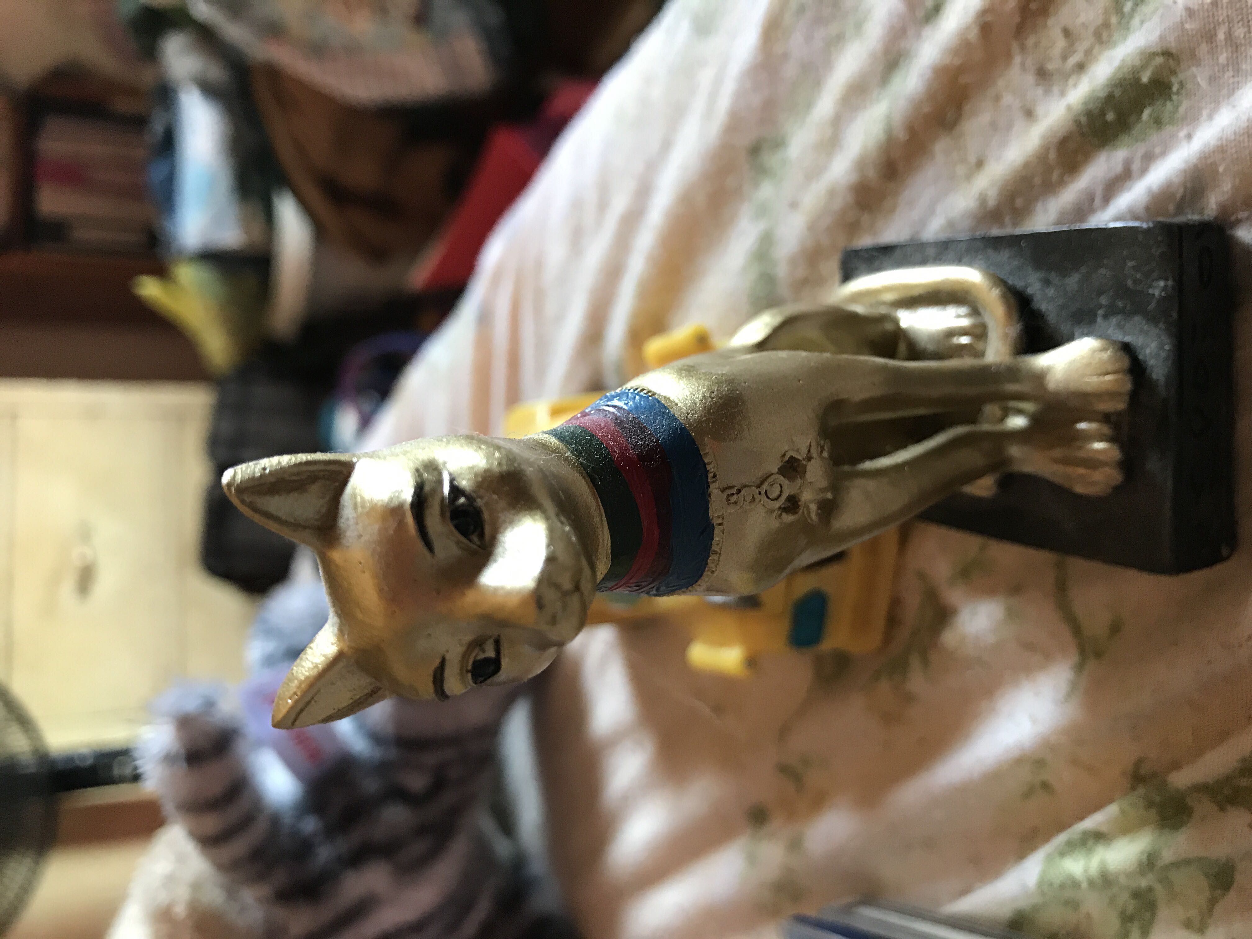 Cat  plush collectible [Barcode 608019124740] - Main Image 1