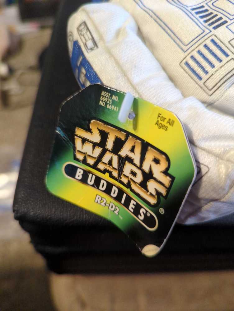 R2-D2 (Star Wars Buddies)  plush collectible [Barcode 076281669410] - Main Image 3