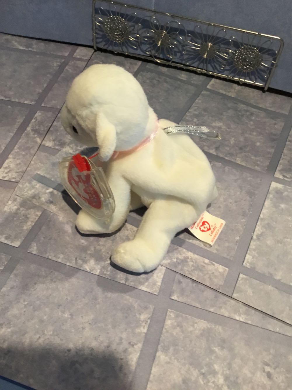 Lullaby The Lamb - Basket Beanie  plush collectible [Barcode 008421035403] - Main Image 4