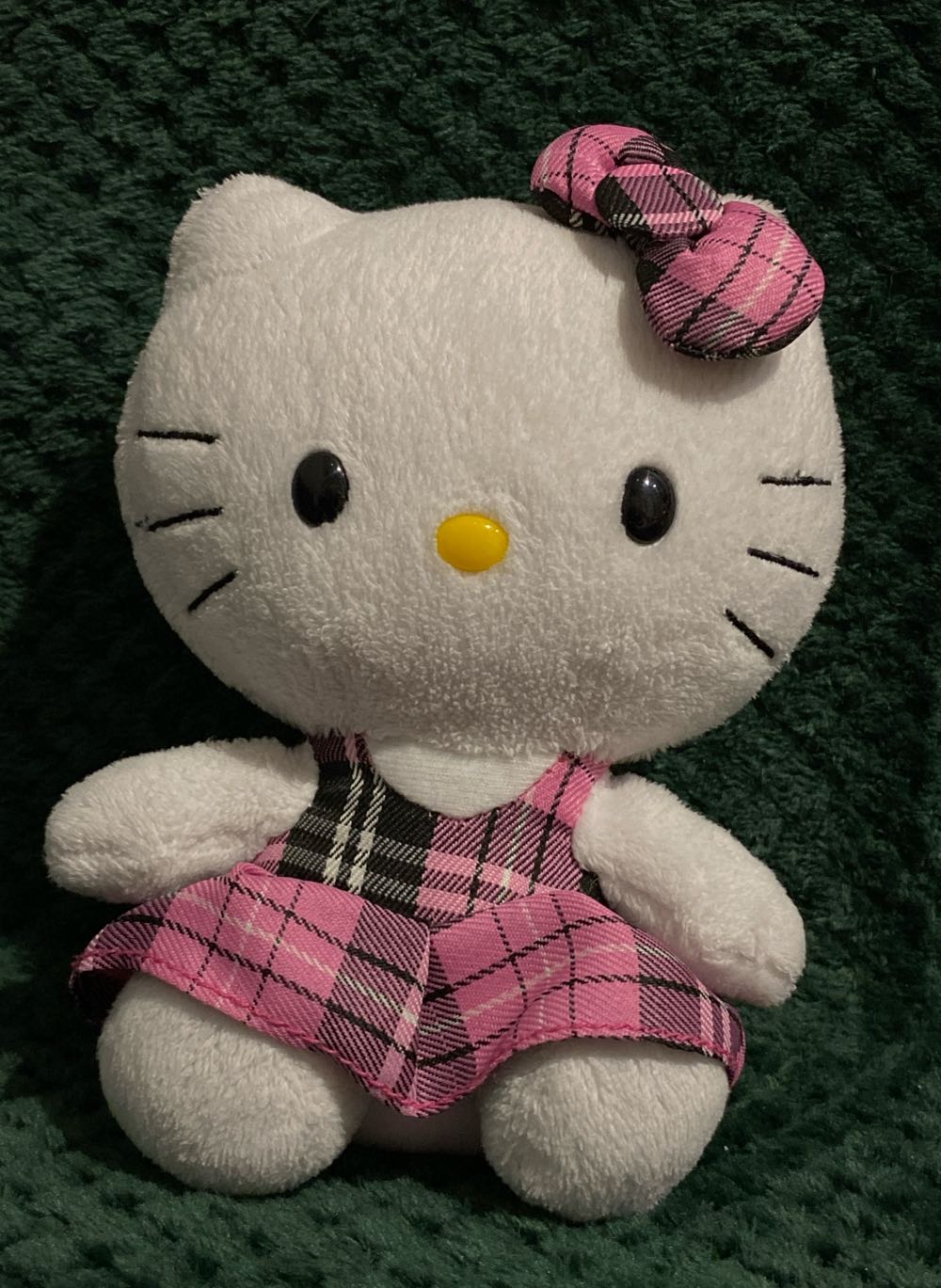 Hello Kitty Pink Tartan  (Canada) plush collectible - Main Image 2
