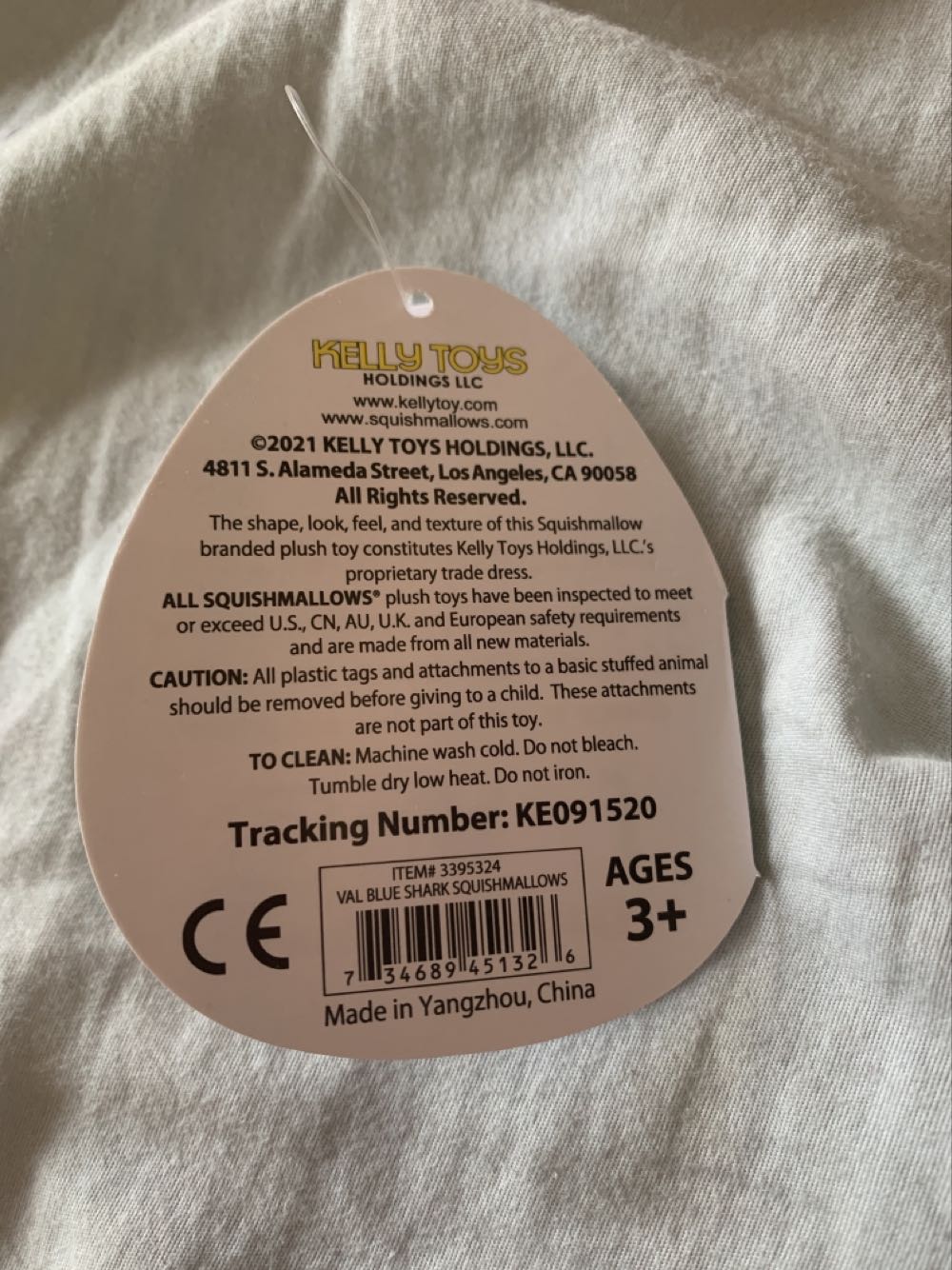 Valentines Shark Rey 5”  plush collectible [Barcode 734689451326] - Main Image 4