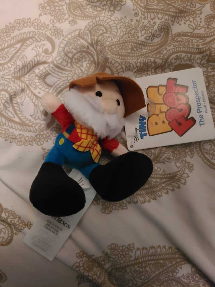 Aimee - Fuzzy Wing Chick - 5’